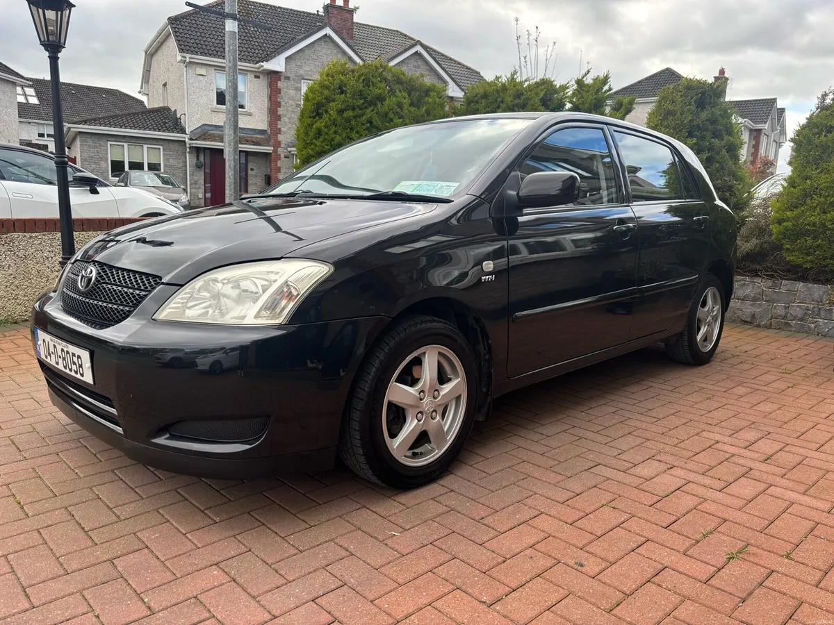 2004 Toyota Corolla - Image 2