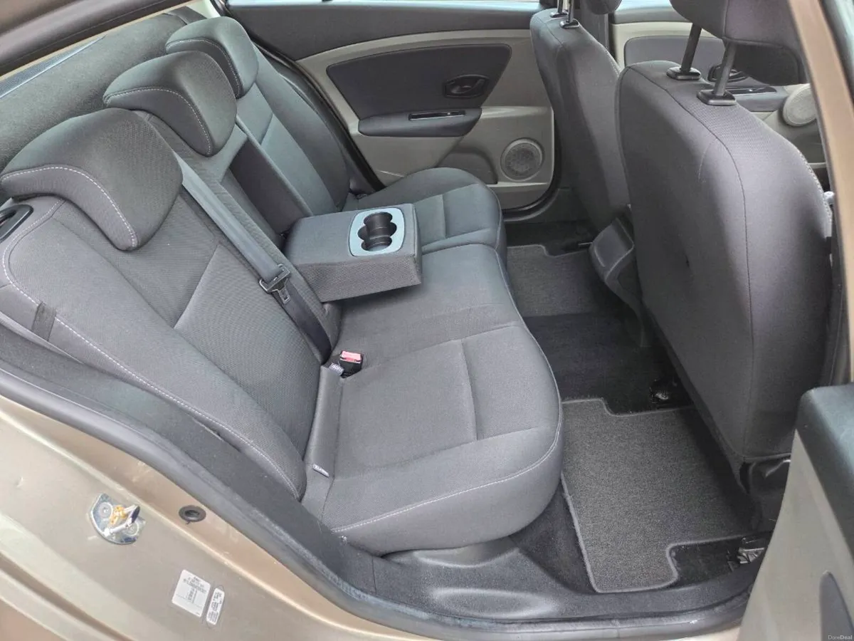 Very Low Mileage Renault Fluence Royale 1.5 DCi - Image 6