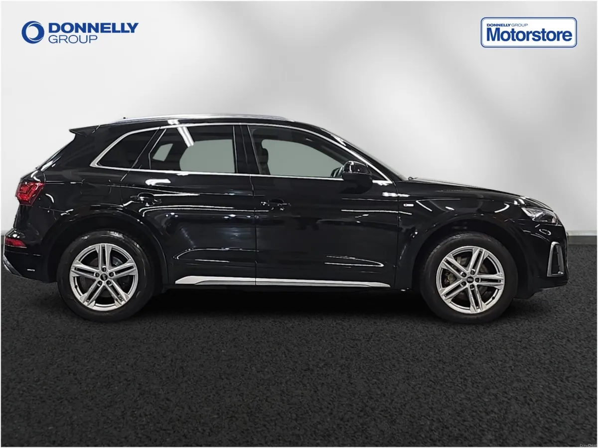 Audi Q5 Diesel Estate S Line - Image 3