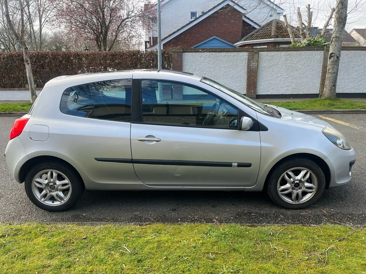 Renault Clio | 1.1 Petrol | NCT | 93,000km - Image 4