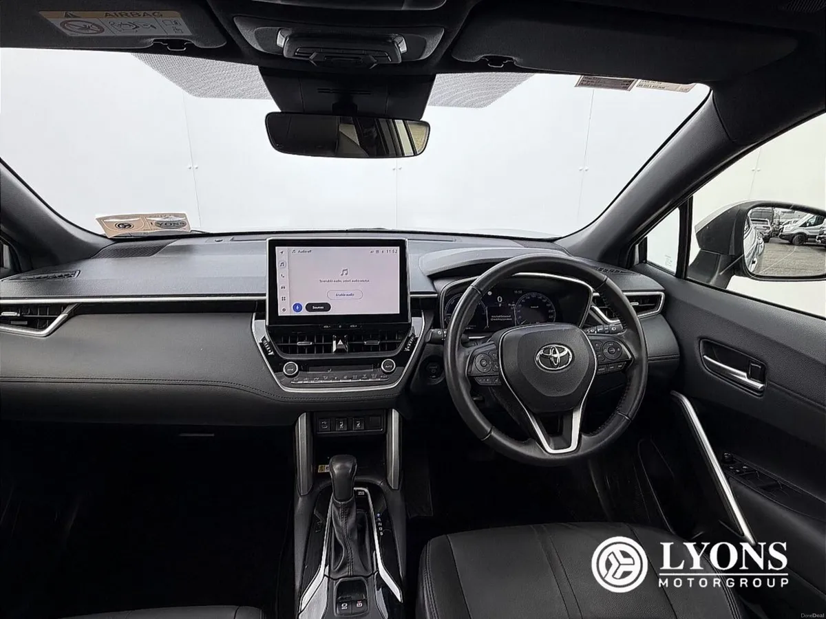 Toyota Corolla 1.8 Hybrid Sol Hatchback - Image 4