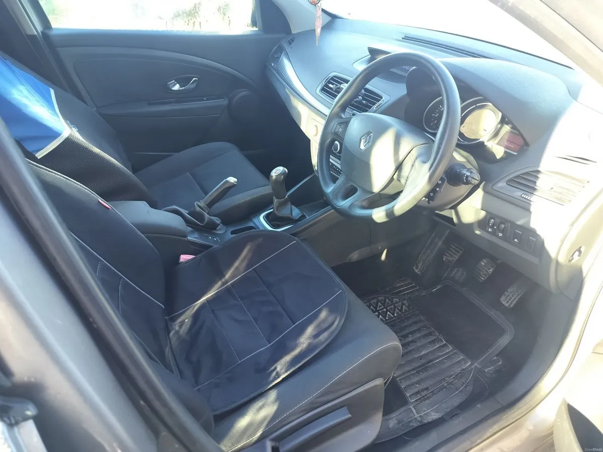 Renault Megane 2012 - Image 2