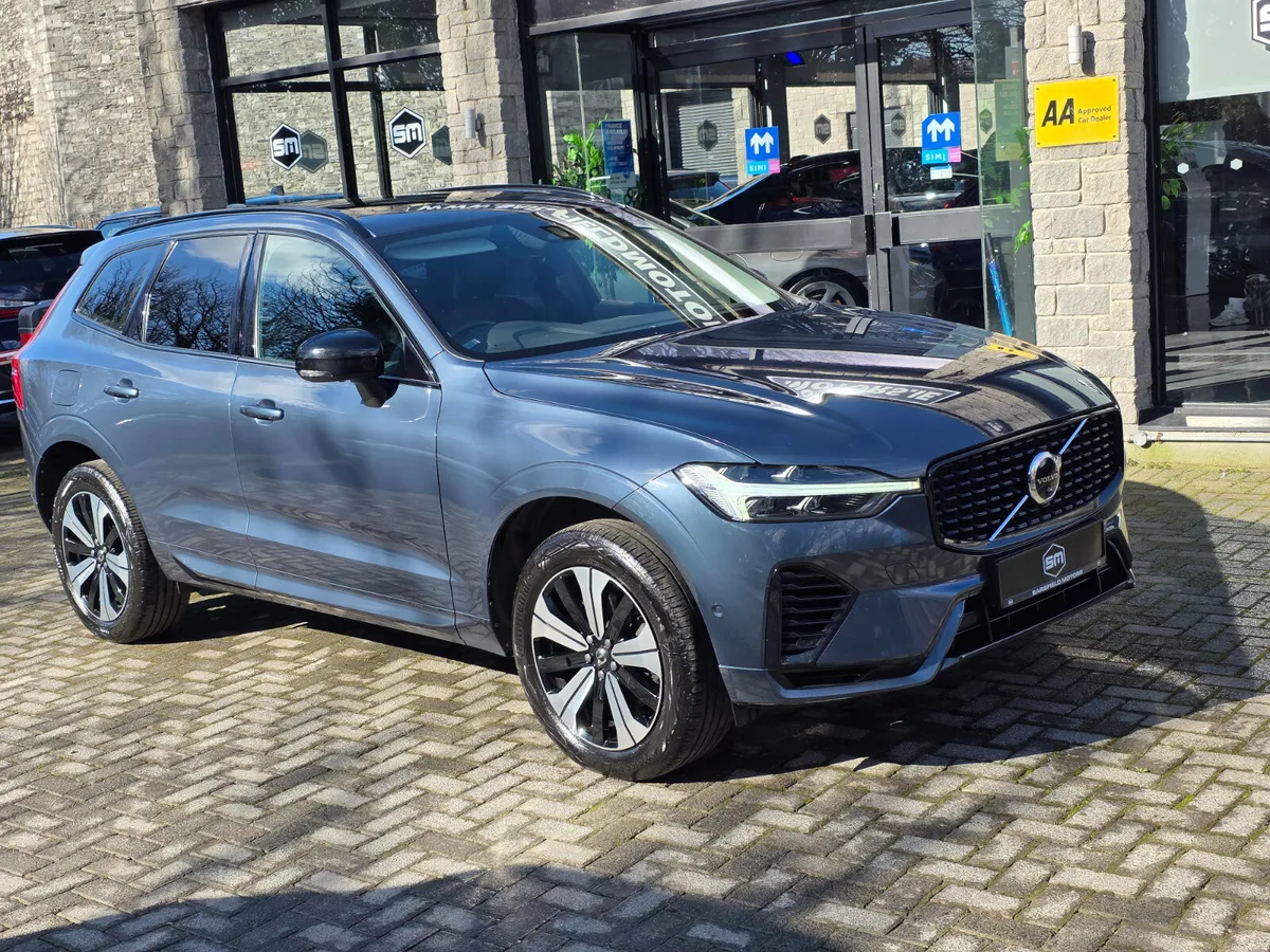 2023 VOLVO XC60 2.0 T6 PLUS AWD DARK - Image 4