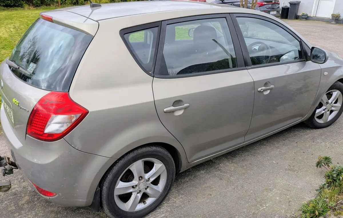 Kia Ceed 2012 - Image 4