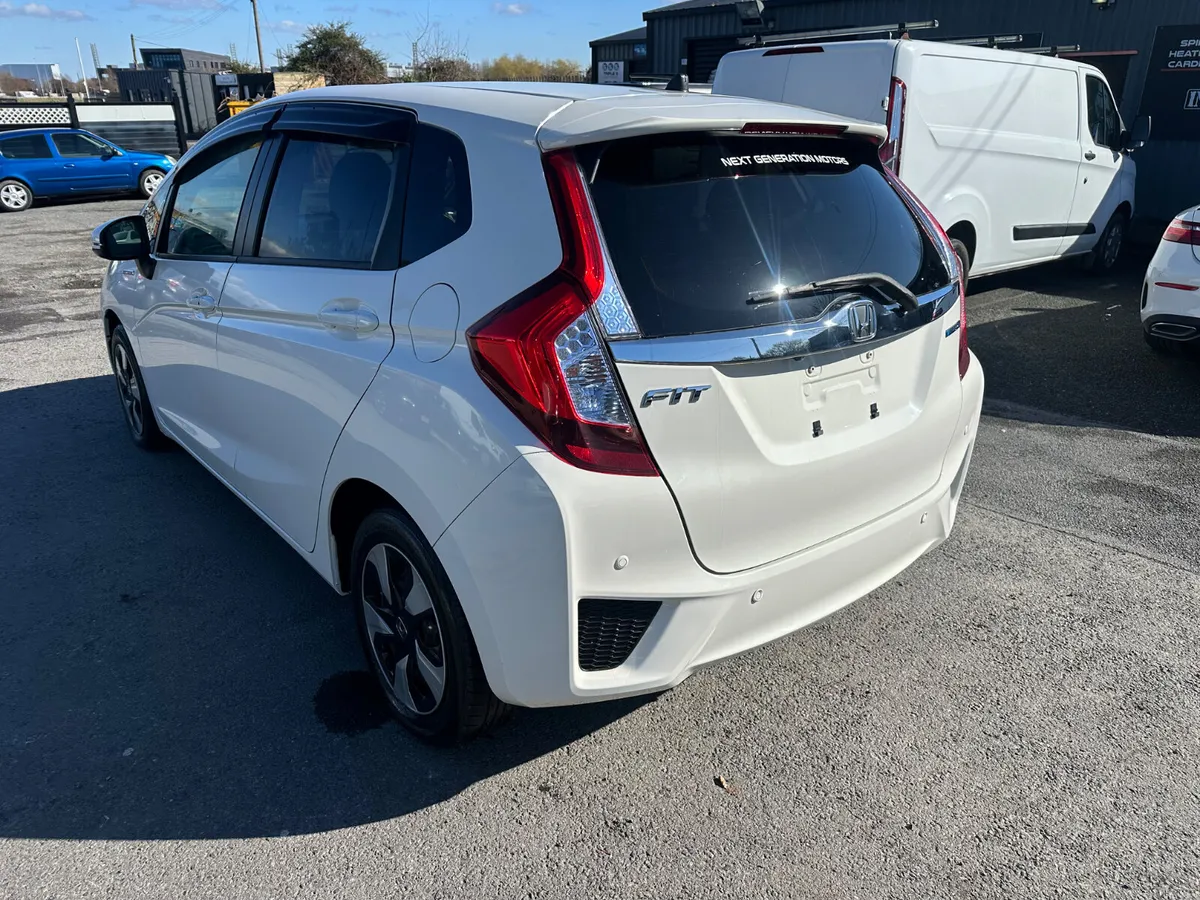 2016 HONDA FIT HYBRID 1.5L  AUTOMATIC FRESH NCT - Image 3