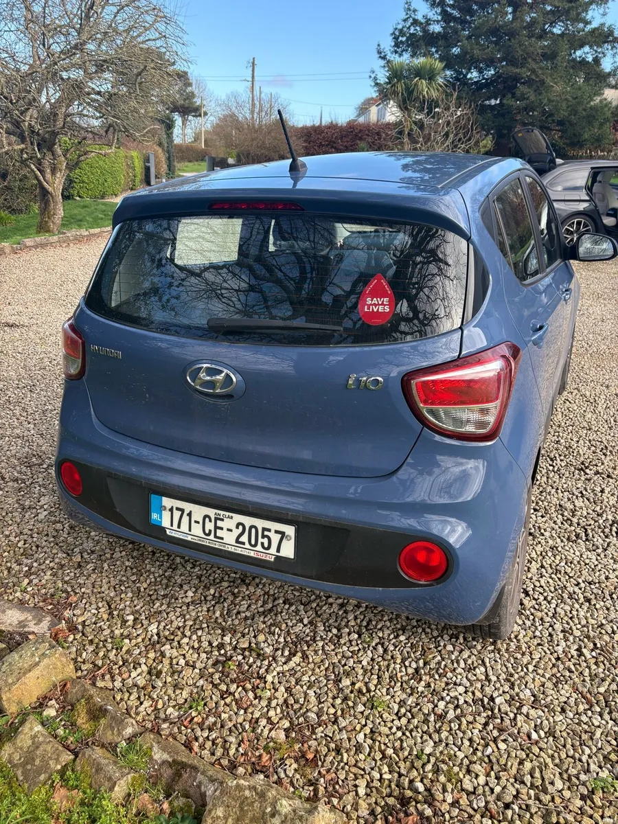 Hyundai i10 petrol 4 door 2017 - Image 4