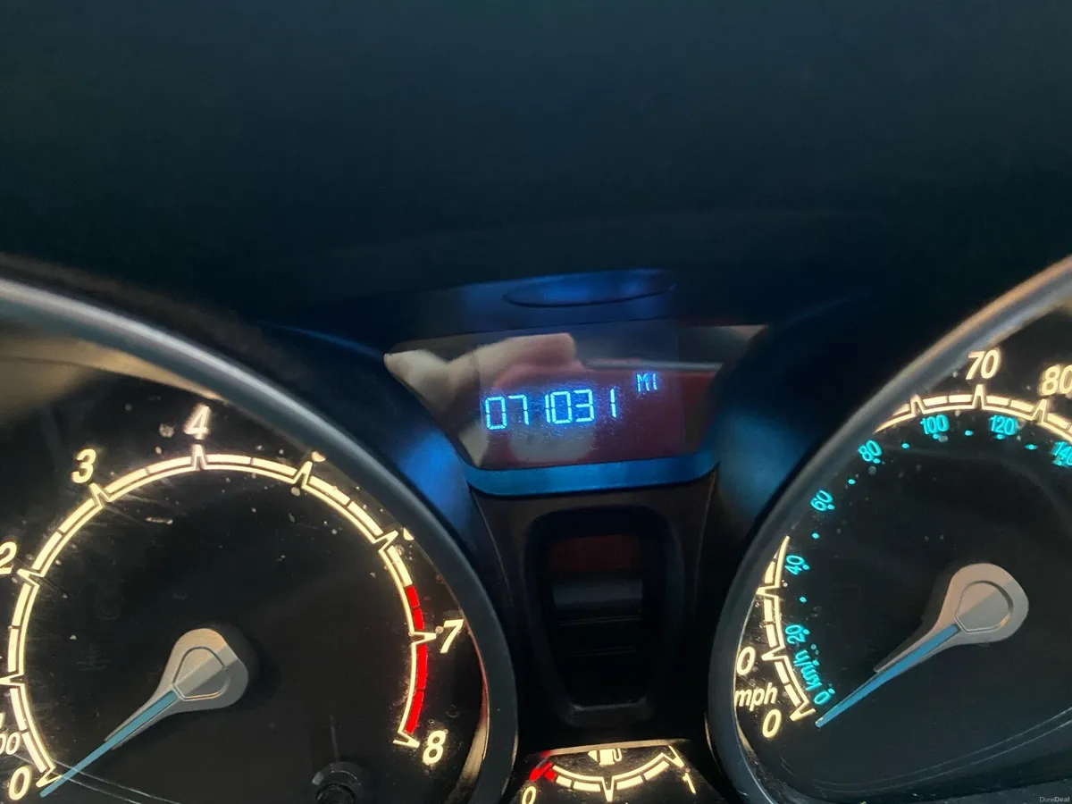 2013 Ford fiesta - Image 4