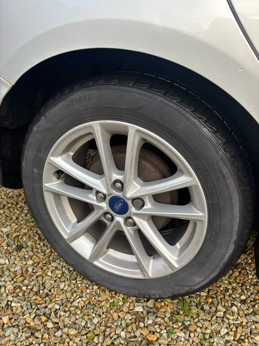 Ford Focus 1.6 TDCI Style Fresh nct - 2 keys - Image 3