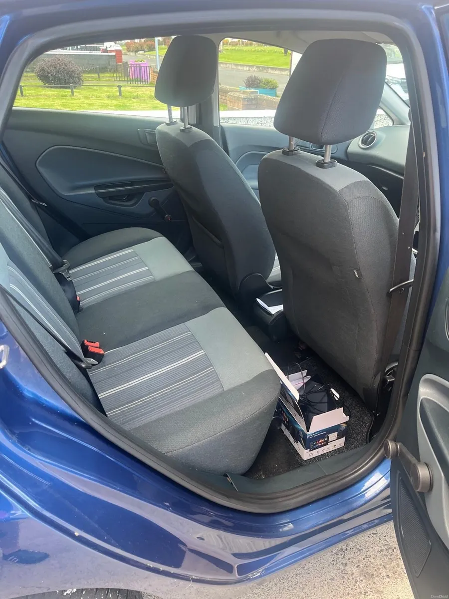 Ford Fiesta 2010 - Image 4