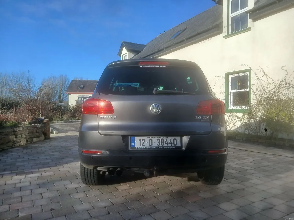 Volkswagen Tiguan 2012 - Image 2