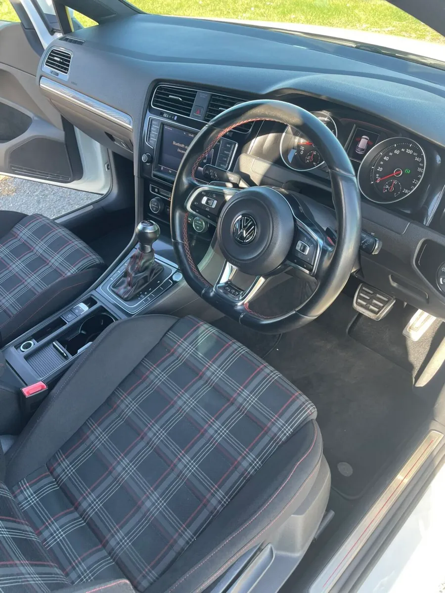 VW GOLF GTI 2.0 - Image 3