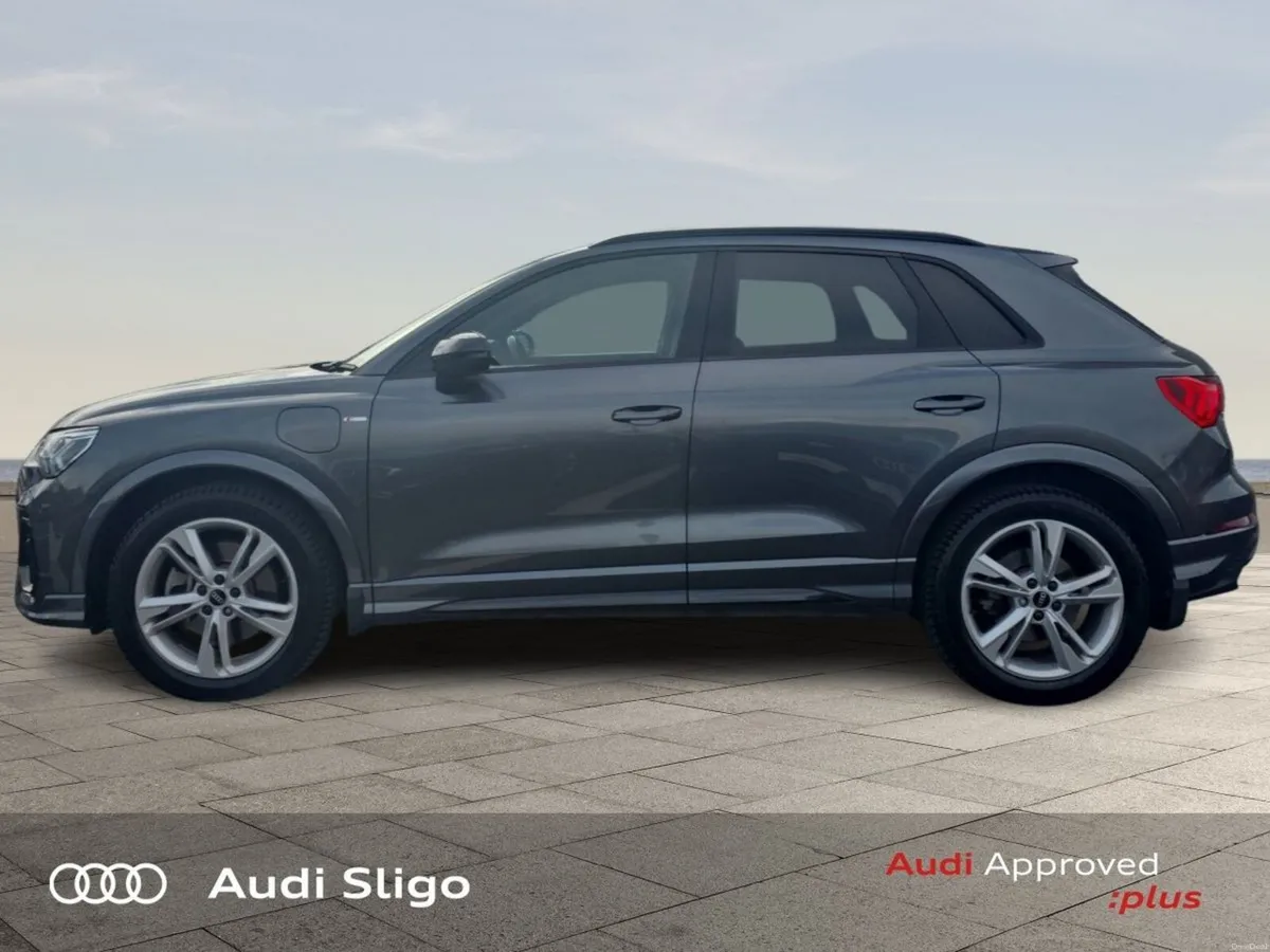Audi Q3 1.4TFSI E Black Edition S Line - Plug-in H - Image 4