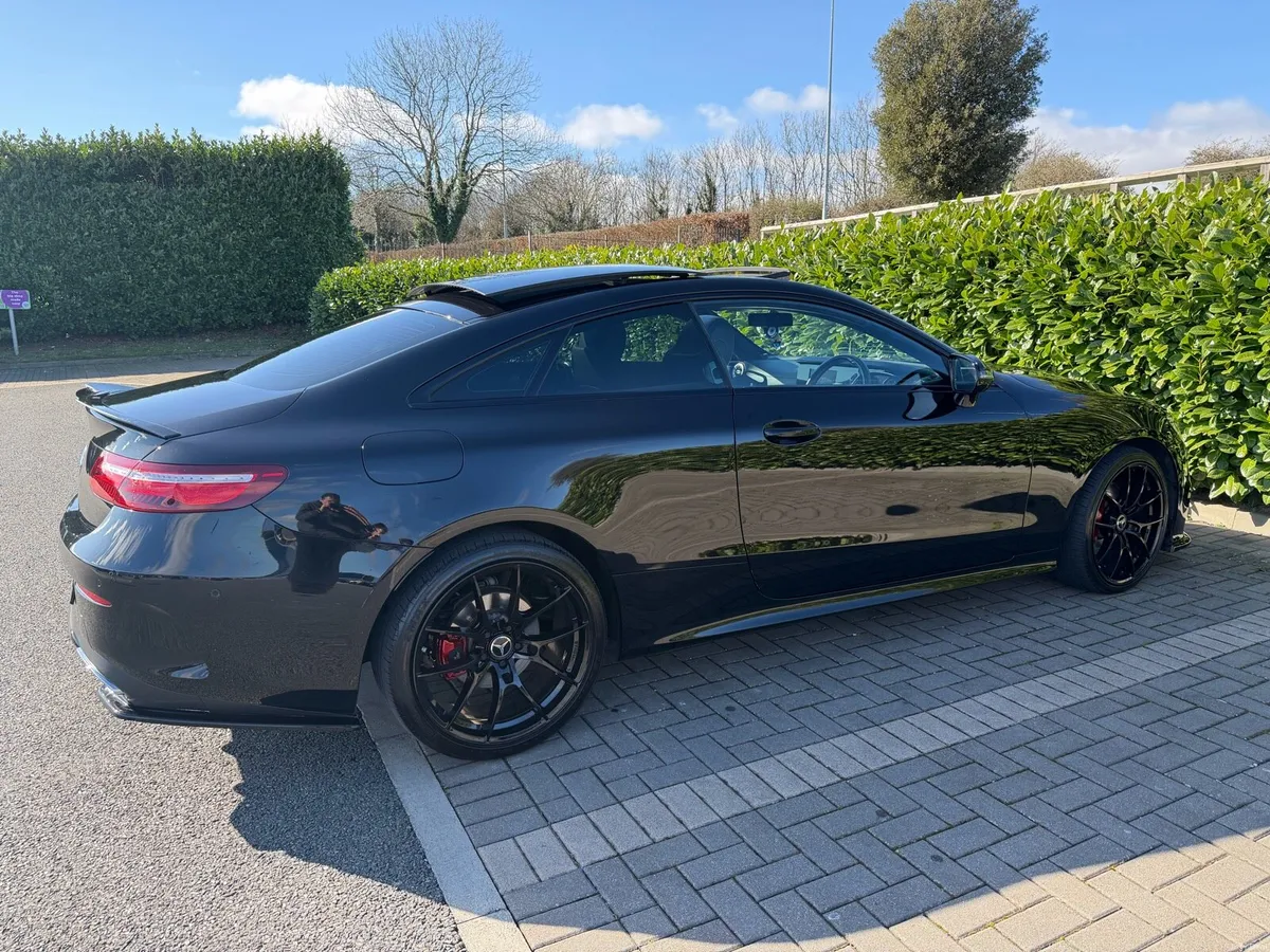 Mercedes-Benz E-Class 220d AMG Sport - Image 4