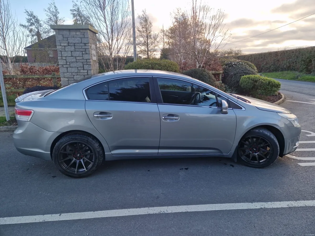 Toyota Avensis - Image 4