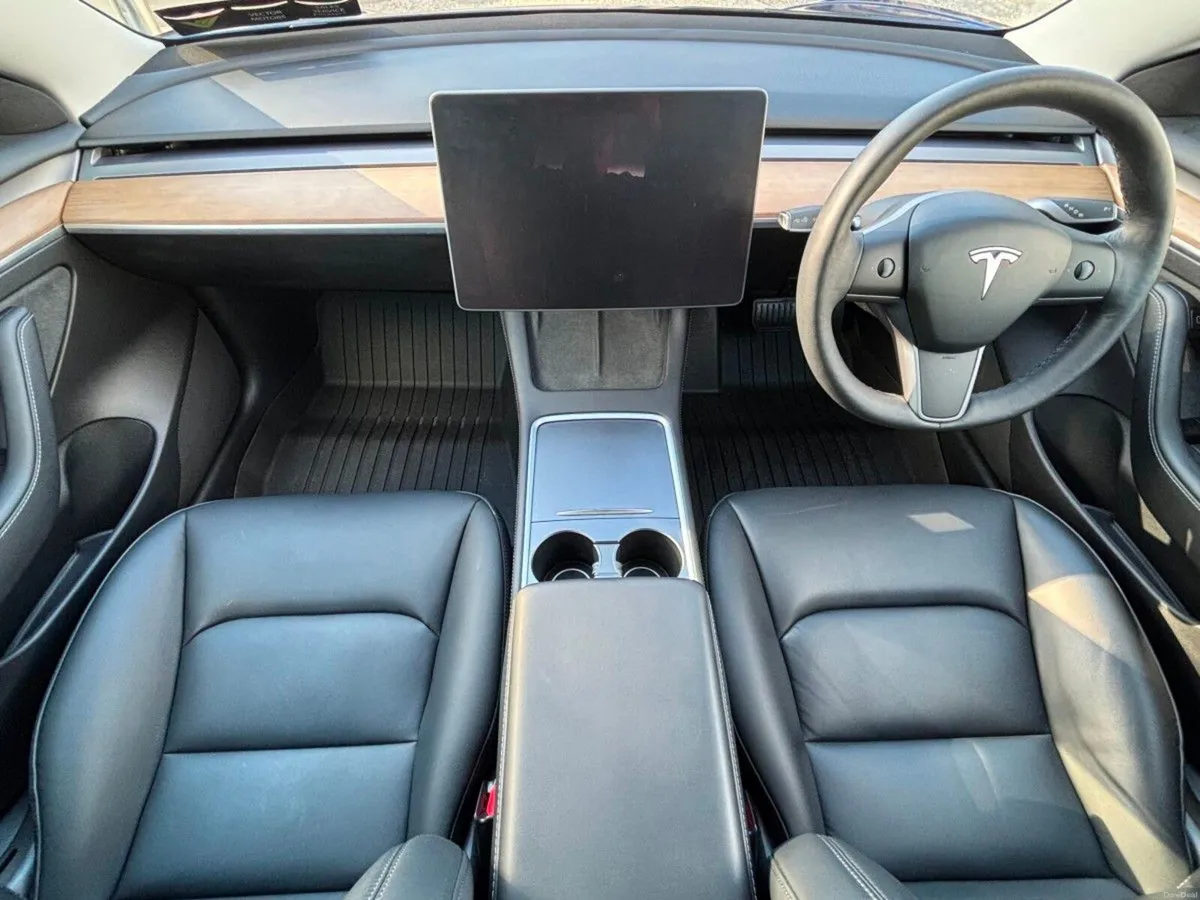 Tesla Model 3 GLASS ROOF - Image 2