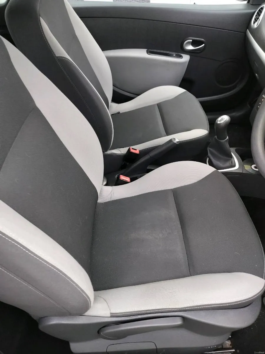 2012 Renault Clio 1.2 Ethanol petrol. - Image 4