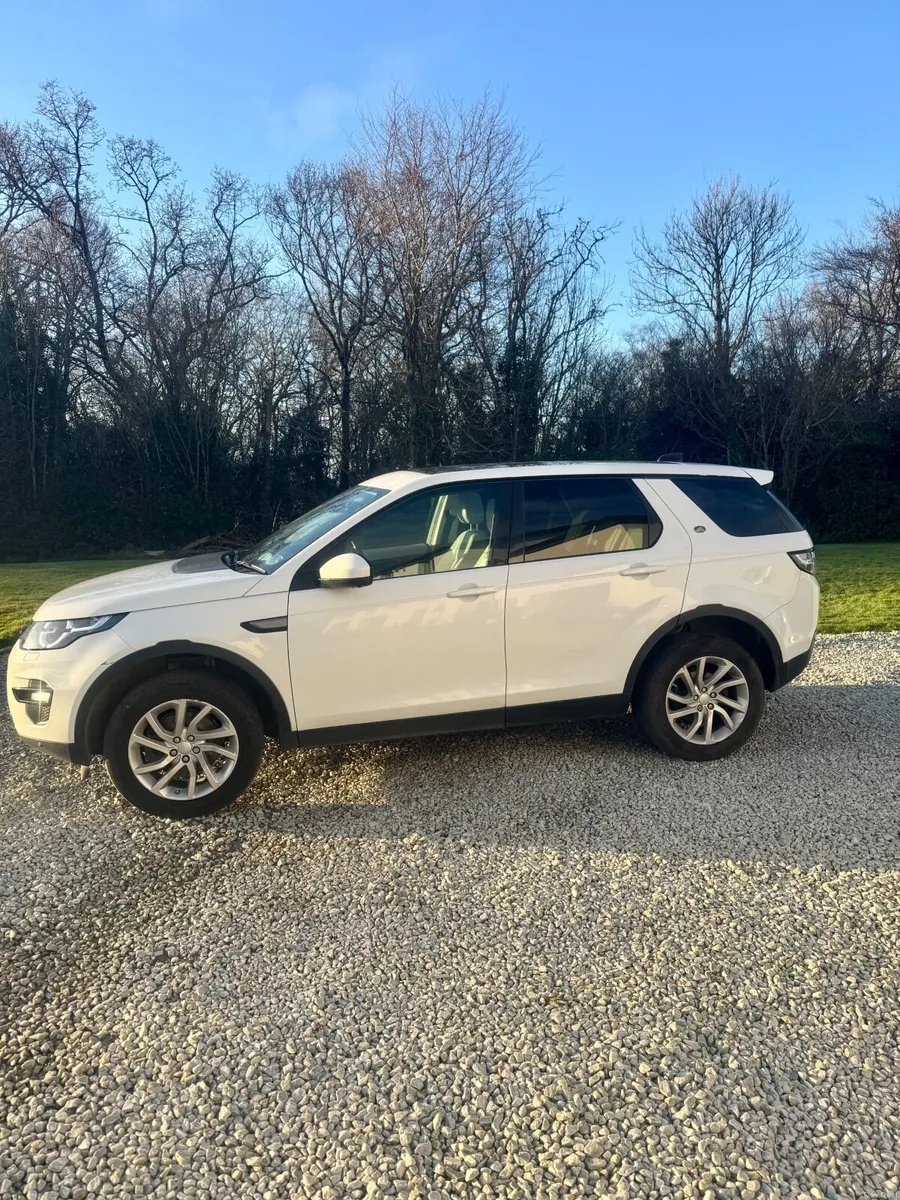 Land Rover Discovery Sport 2018 - Image 2
