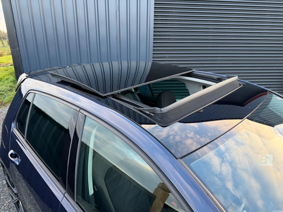2017 (171) Volkswagen Golf Highline *PAN ROOF* - Image 2