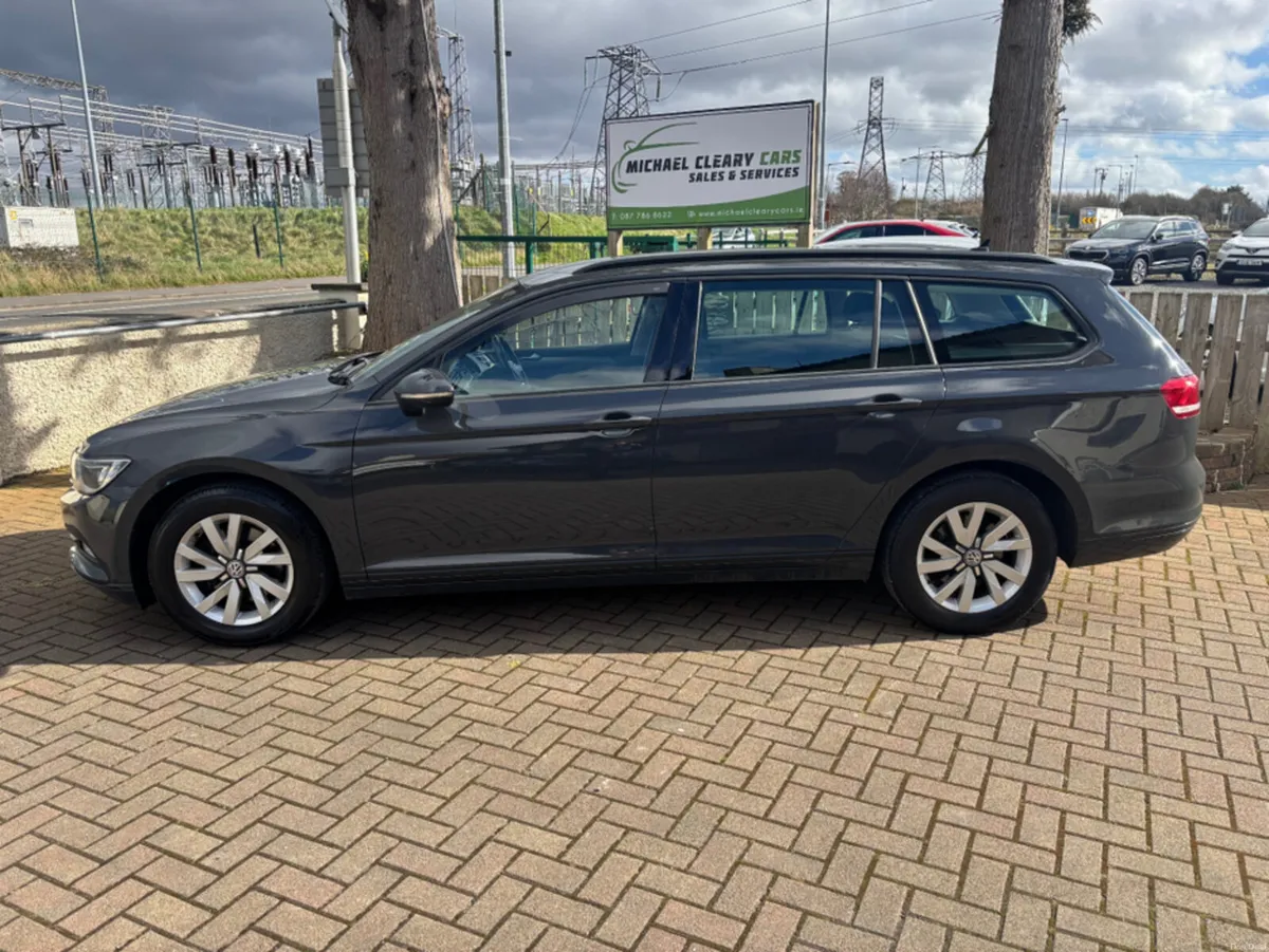 Volkswagen Passat 1.6 TDI S BLUEMOTION 120PS 5DR - Image 2
