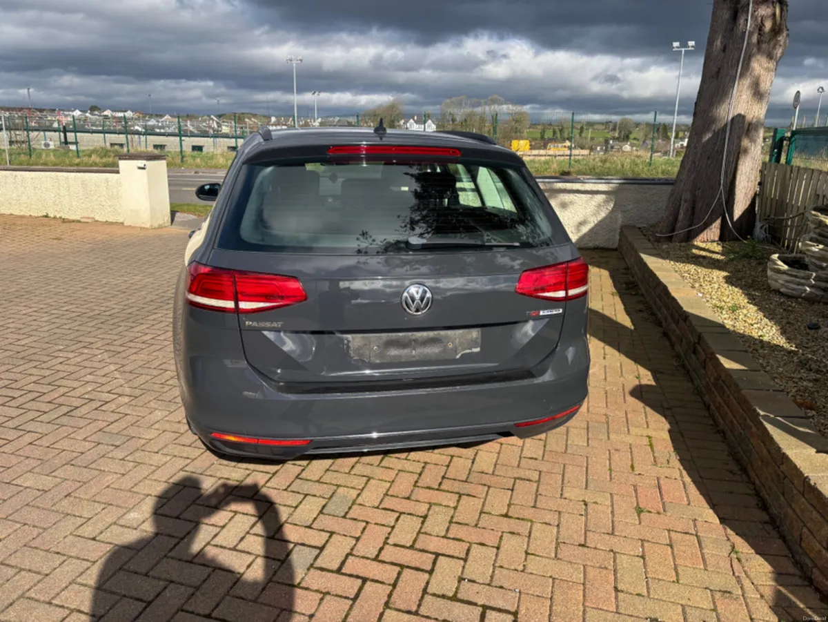 Volkswagen Passat 1.6 TDI S BLUEMOTION 120PS 5DR - Image 4