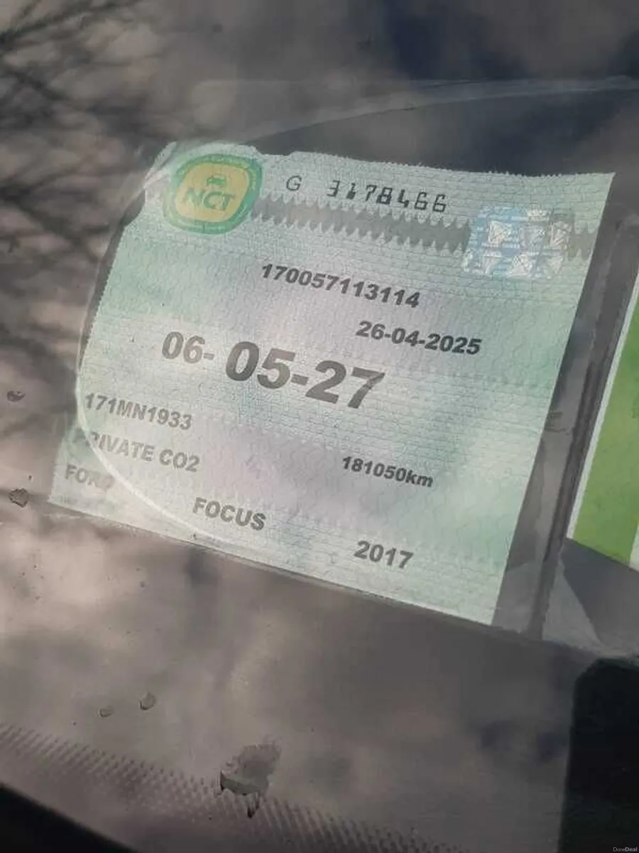 2017 Ford Focus Ecoboost ZETEC - Image 4