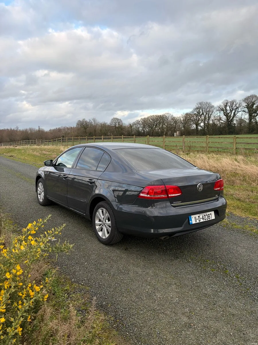 2011 Volkswagen Passat - Image 3