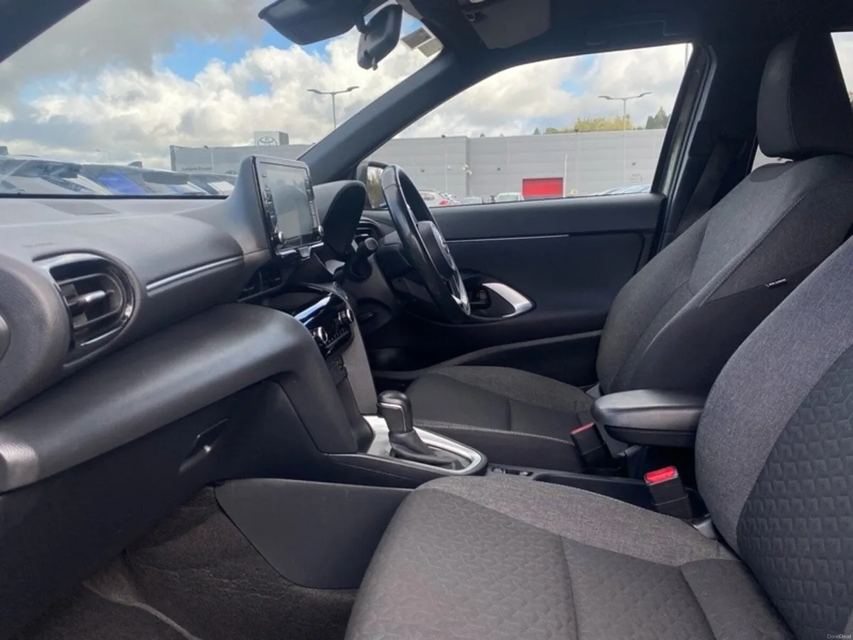 Toyota Yaris Cross YARIS CROSS LUNA SPORT - Image 6