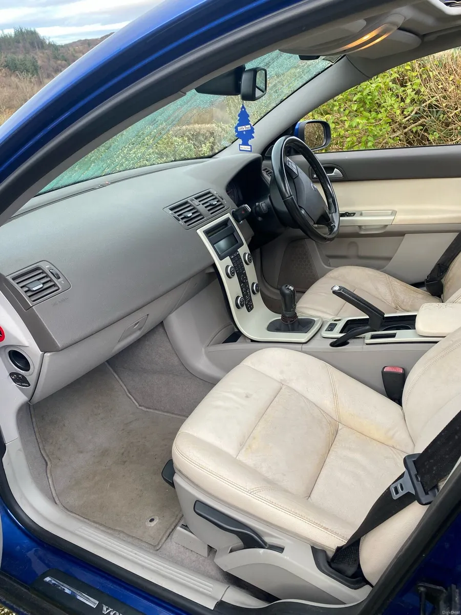 Volvo V50 1.6D - Image 4