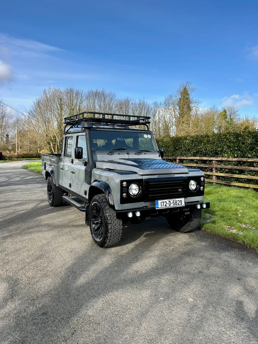 Land Rover Defender 130 (Crew cab) - Image 4