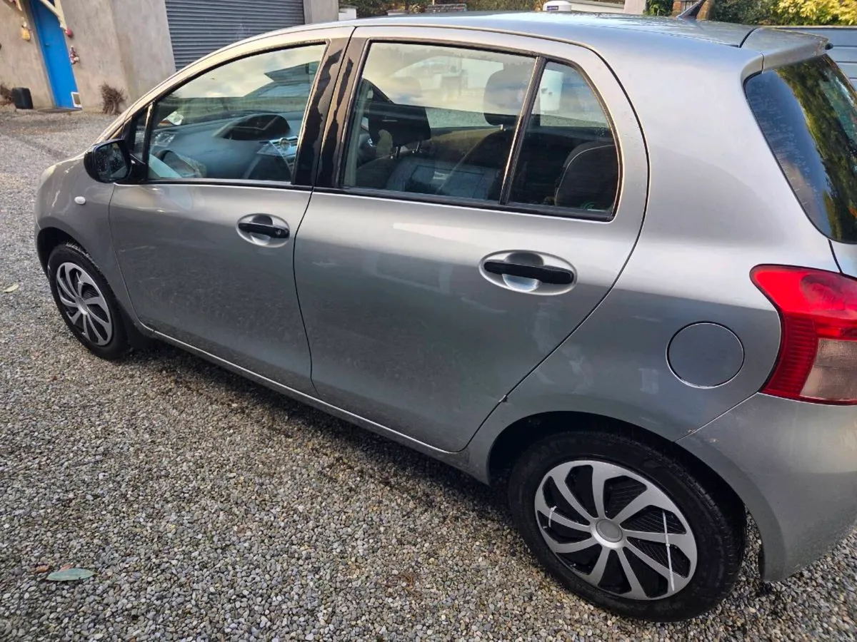 Toyota Yaris - Image 2