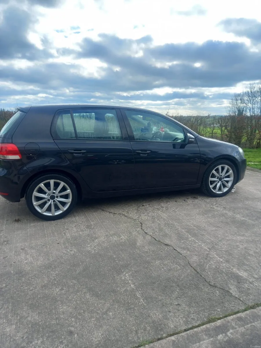 Volkswagen Golf 2010 - Image 1