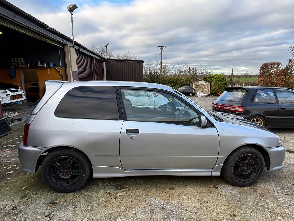 Toyota starlet Glanza V - Image 4