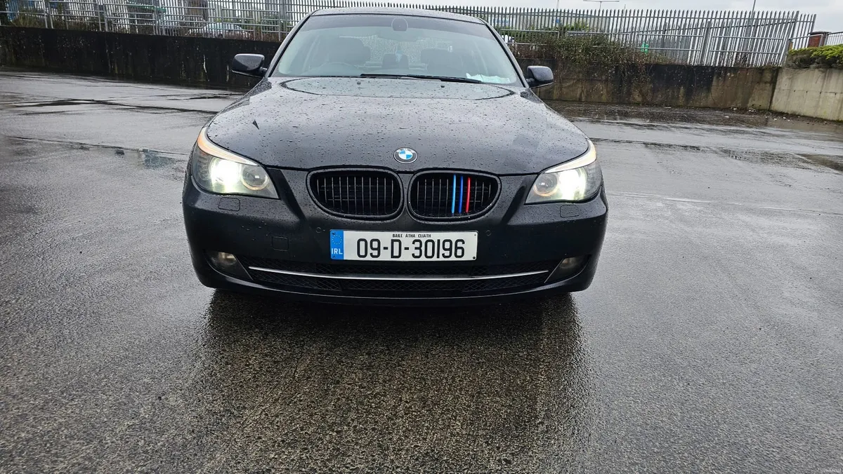 BMW 5-Series 2009 - Image 4