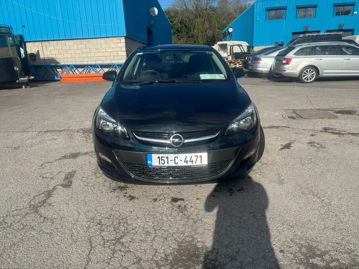 Opel Astra 2015 Petrol Very Low Mileage - Image 2