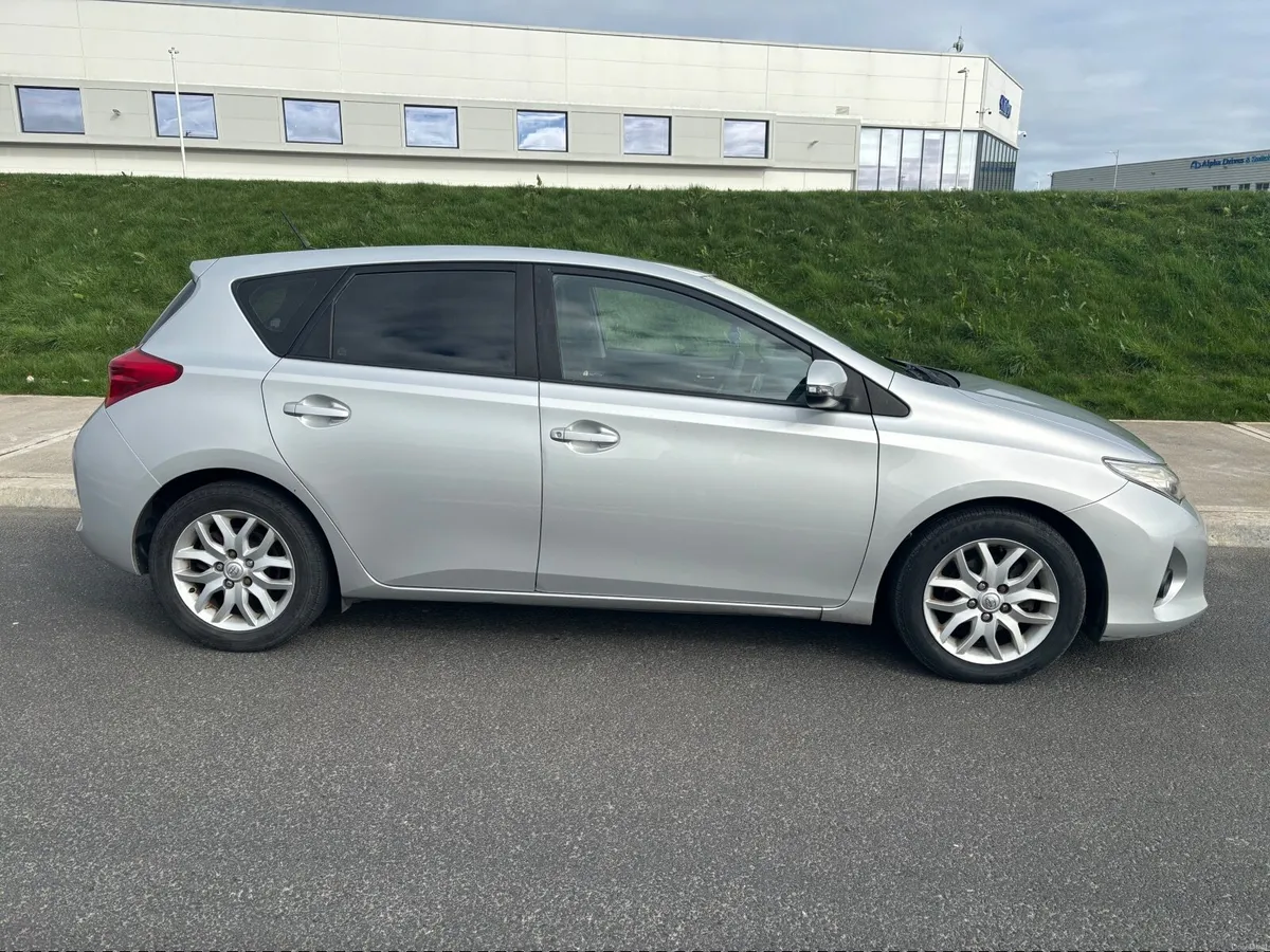 Toyota Auris Van DOE and TAX - Image 3