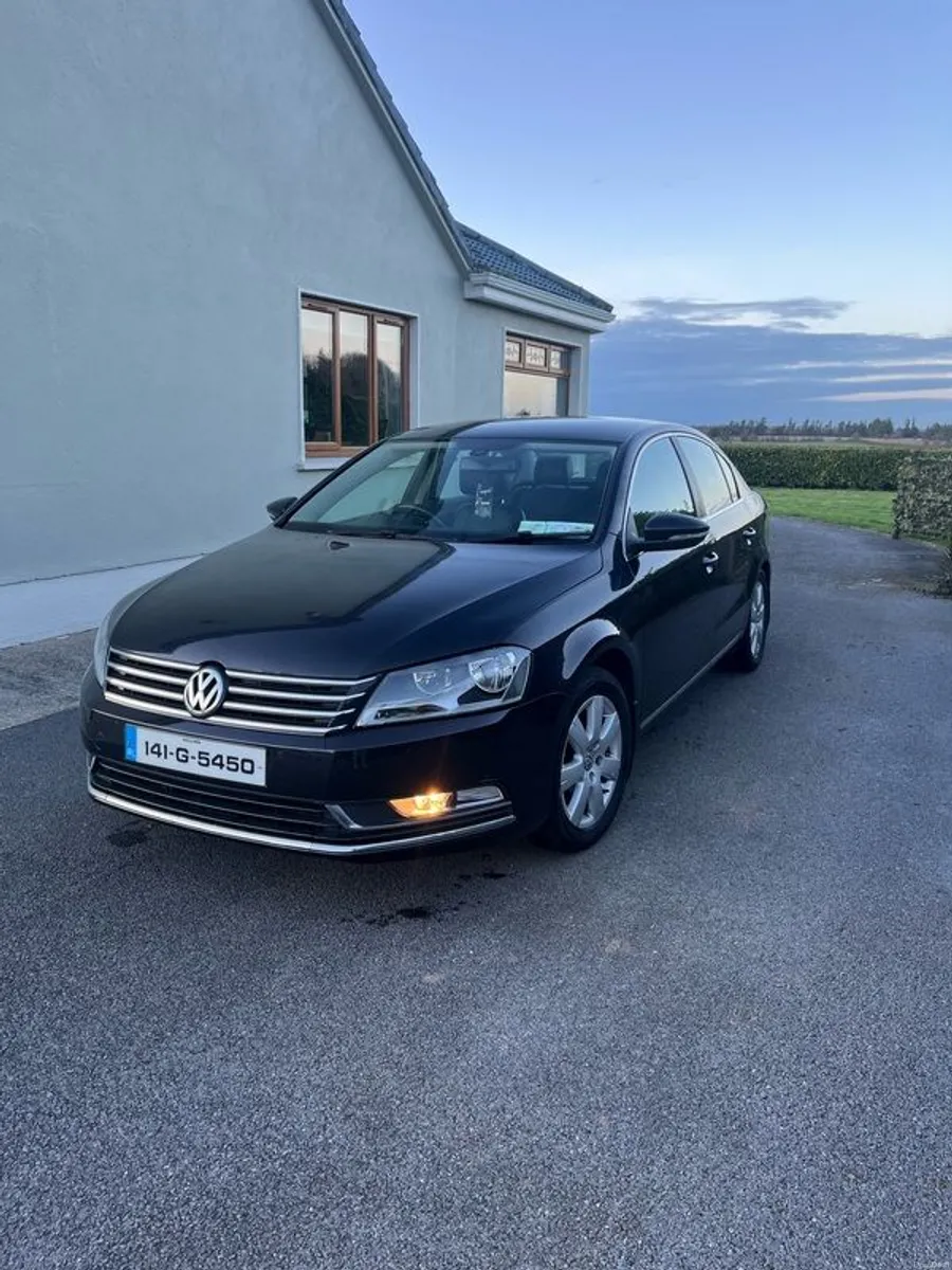 2014 Volkswagen Passat - Image 1