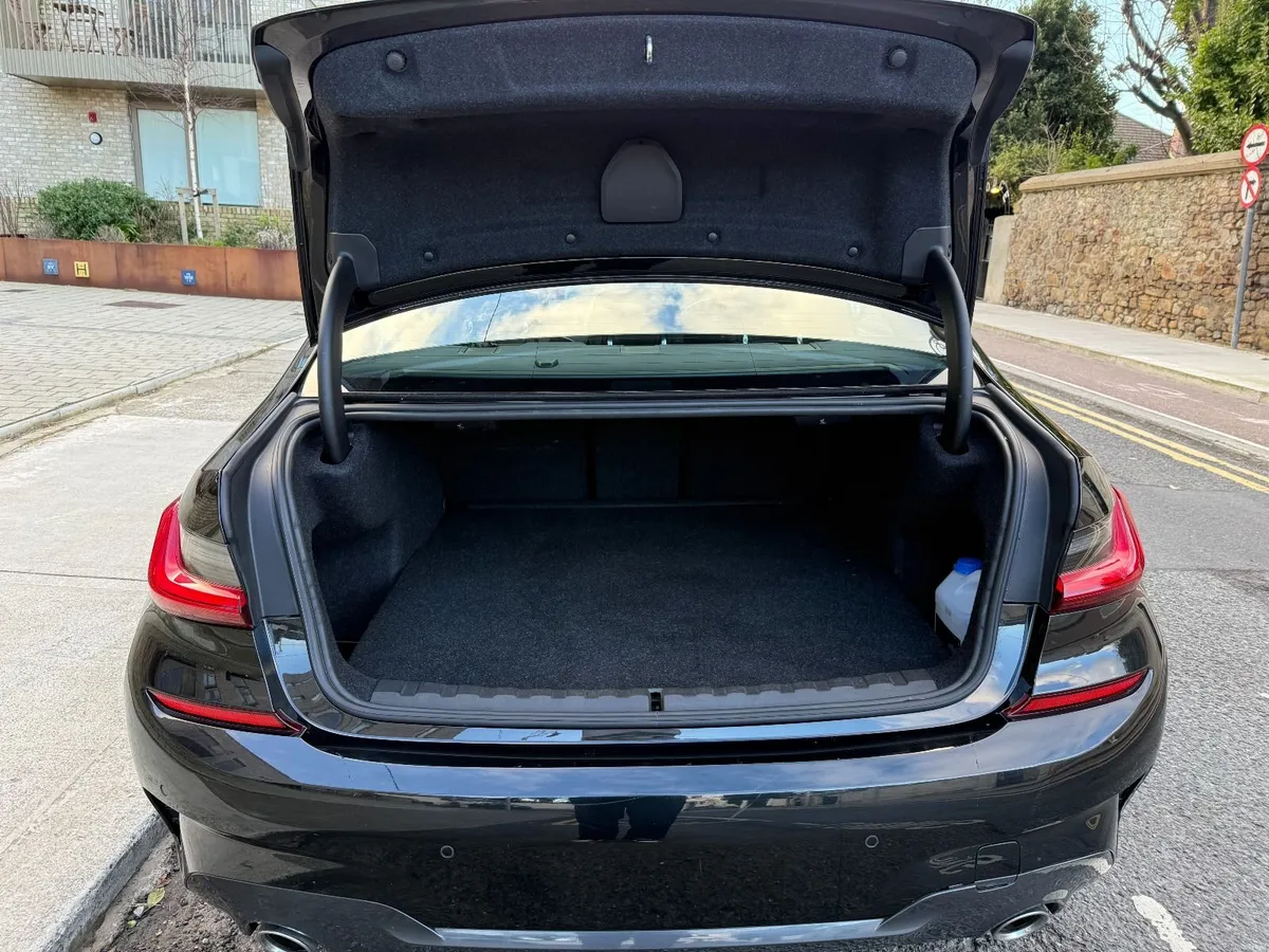 192 BMW 320d M Sport Auto; CarPlay; Rev Cam; 78K - Image 4