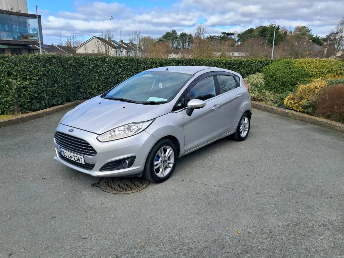2016 Ford fiesta - Image 2