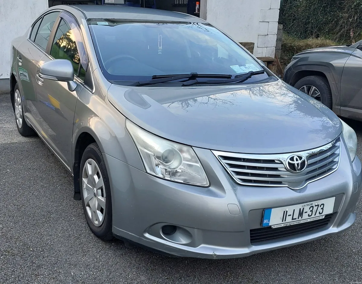 Toyota Avensis 2011 - Image 1