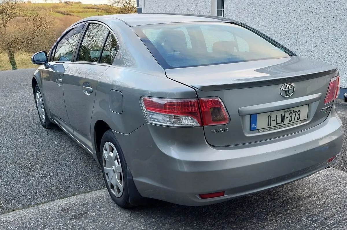 Toyota Avensis 2011 - Image 3