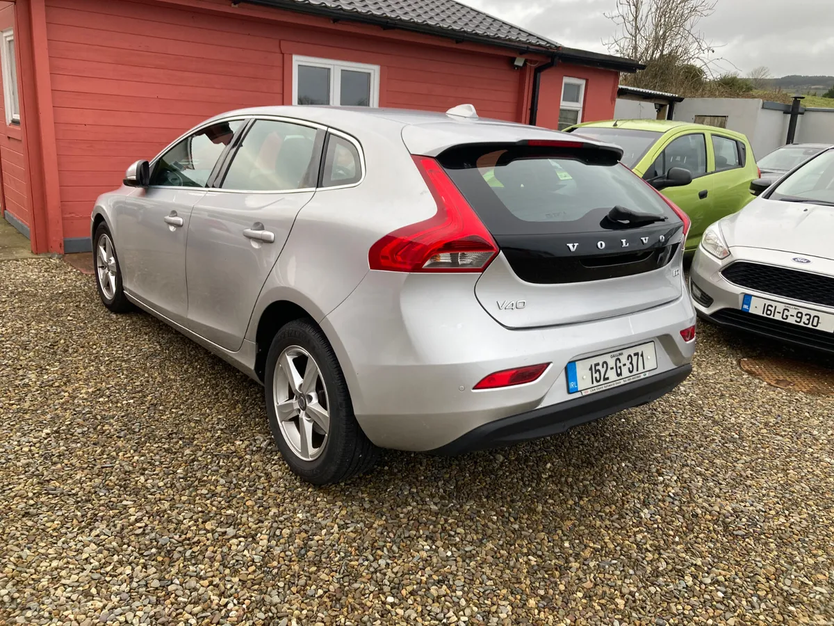 Volvo V40 2015 Diesel Manual - Image 5
