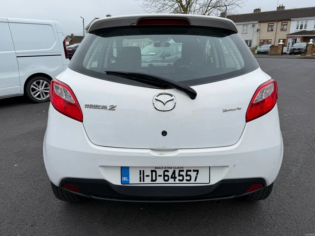 MAZDA 2 2011 WHITE - Image 2