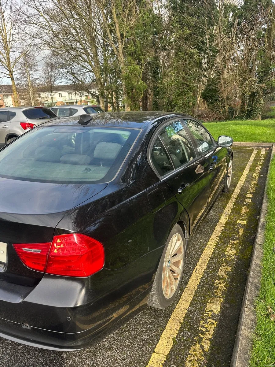 BMW 3-Series 2009 - Image 1