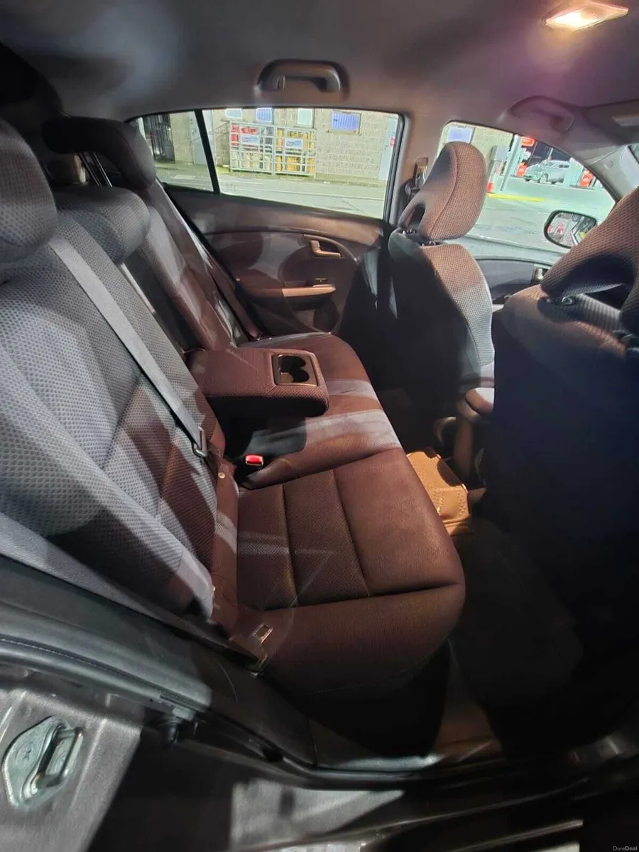 Honda Insight 2012 - Image 2