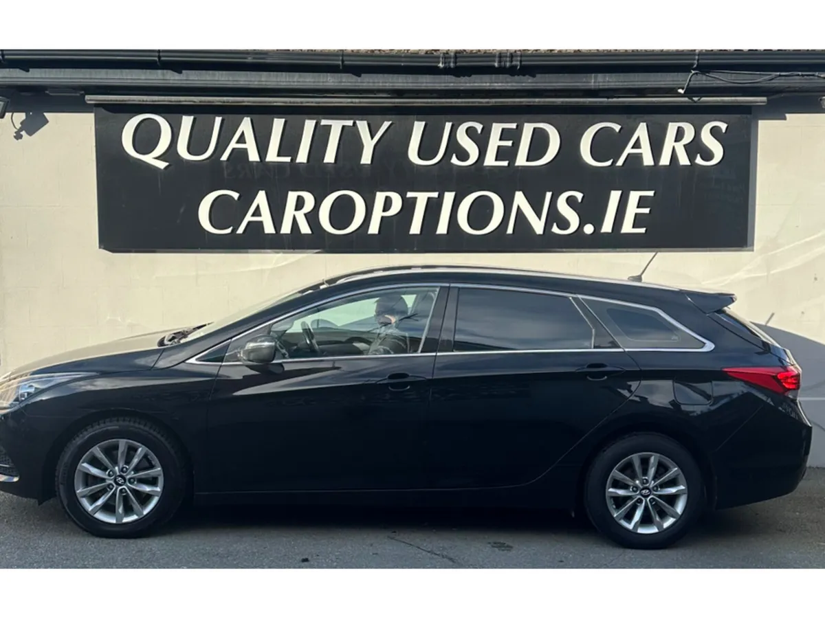 Hyundai i40 1.7 CRDI S 115PS//NEW N.C.T//1 YEAR TA - Image 2