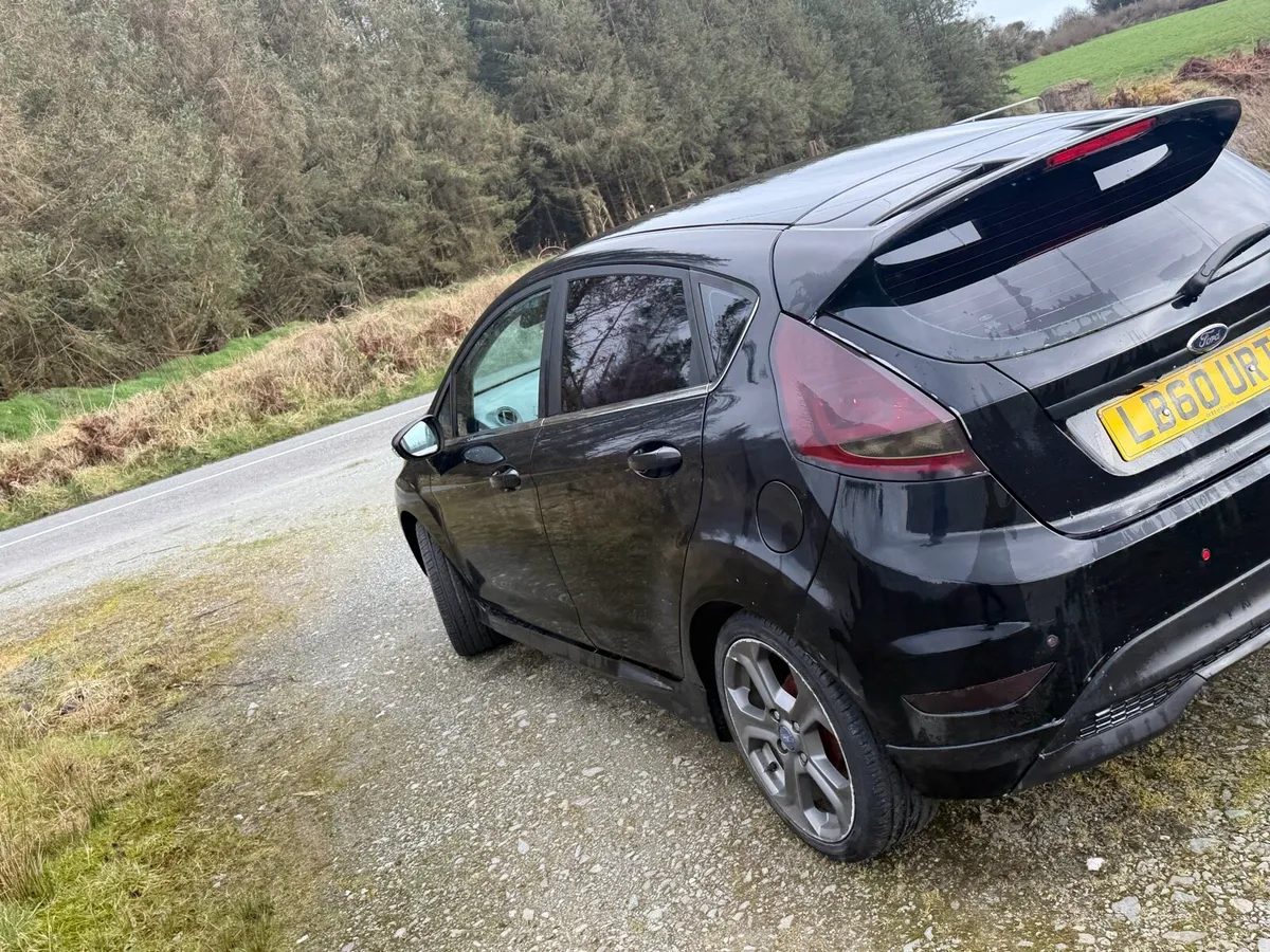 Ford fiesta - Image 4