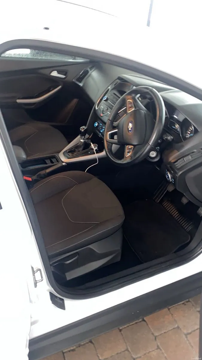 Ford focus - Image 2