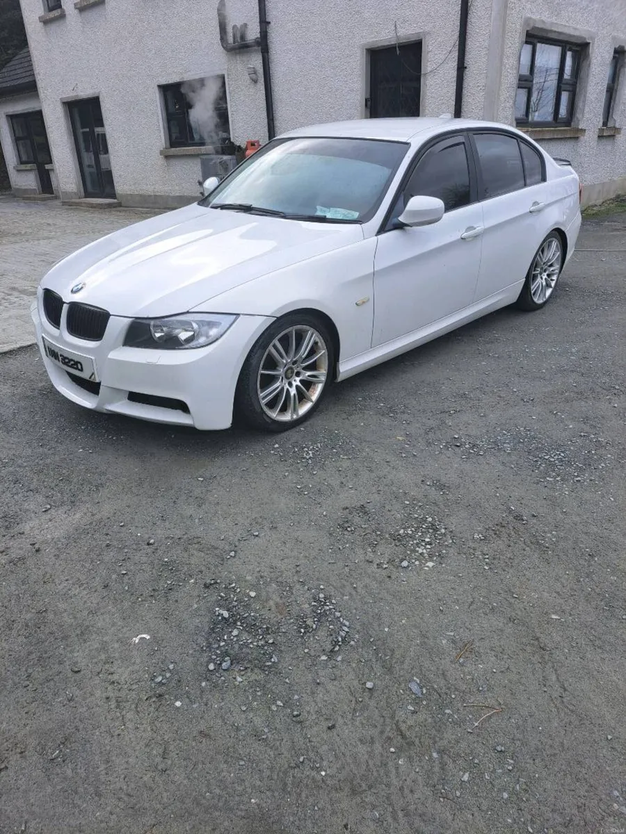 2011 bmw e90 318 with a 320 engine - Image 1
