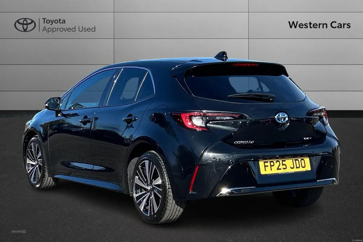 Toyota Corolla 1.8 VVT-h Design CVT Euro 6 (s/s) 5 - Image 4