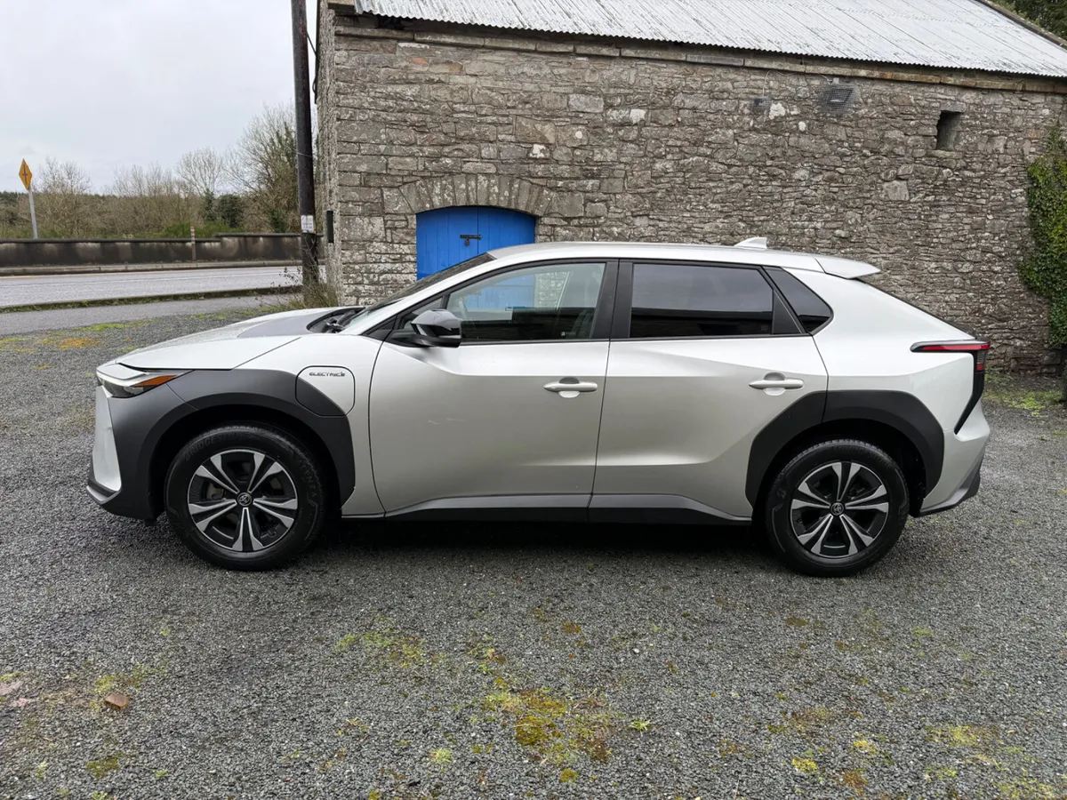 2023 TOYOTA BZ4X ONLY 13000 KMS €29950 - Image 4